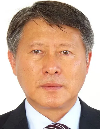 Gran Master Profesor Ri Yong Son